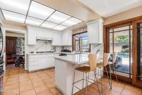Kitchen - 652 Stonebrook St, Simi Valley, CA 93065 photo 2 of 8