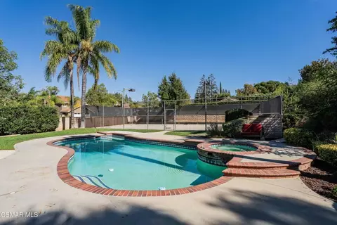 Exterior - 652 Stonebrook St, Simi Valley, CA 93065 photo 14 of 15