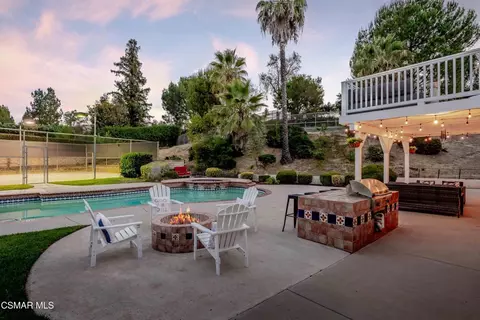 Exterior - 652 Stonebrook St, Simi Valley, CA 93065 photo 6 of 15