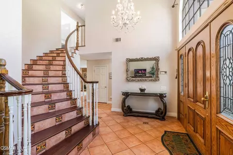 Entry Way - 652 Stonebrook St, Simi Valley, CA 93065 photo 2 of 2