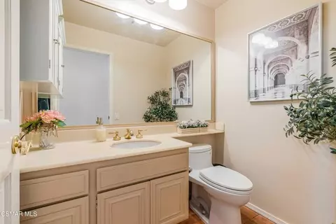 Bath - 652 Stonebrook St, Simi Valley, CA 93065 photo 1 of 6