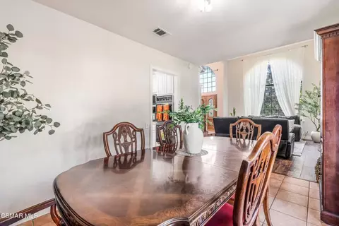 Dining - 652 Stonebrook St, Simi Valley, CA 93065 photo 2 of 2