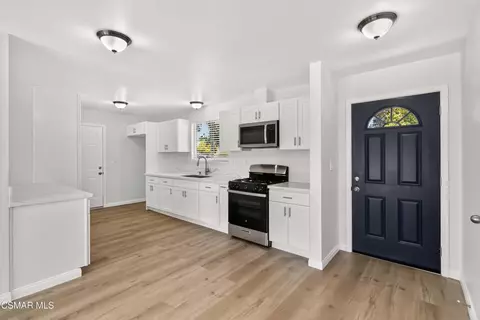 Entry Way - 2233 Caldwell Ave, Simi Valley, CA 93065 photo 1 of 6