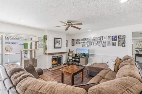 Living - 3062 Barnes St, Simi Valley, CA 93065 photo 3 of 3