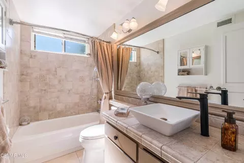 Bath - 3062 Barnes St, Simi Valley, CA 93065 photo 2 of 2