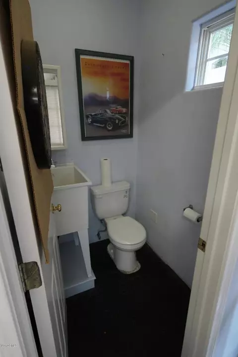 Bath - 11020 E Las Posas Rd, Camarillo, CA 93012 photo 8 of 8