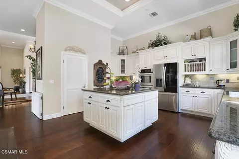 Kitchen - 11020 E Las Posas Rd, Camarillo, CA 93012 photo 3 of 9