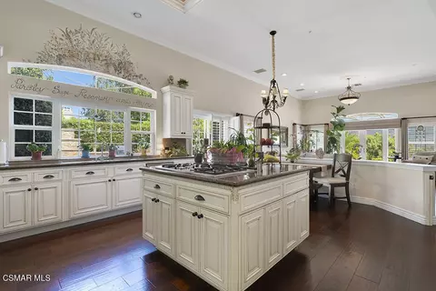 Kitchen - 11020 E Las Posas Rd, Camarillo, CA 93012 photo 6 of 9