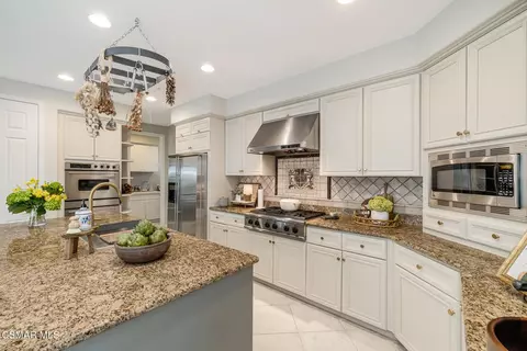 Kitchen - 4567 Bristlecone Cir, Moorpark, CA 93021 photo 1 of 6
