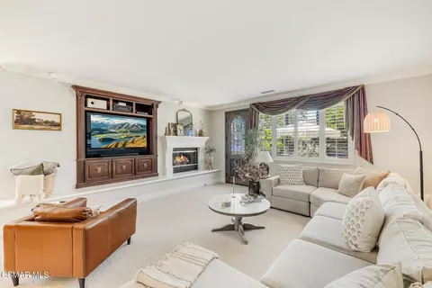 Living - 4567 Bristlecone Cir, Moorpark, CA 93021 photo 4 of 4