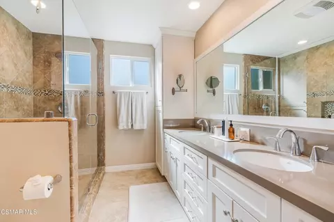 Bath - 1039 Nonchalant Dr, Simi Valley, CA 93065 photo 1 of 4