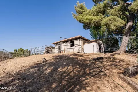 Exterior - 1039 Nonchalant Dr, Simi Valley, CA 93065 photo 14 of 27