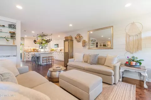 Living - 1039 Nonchalant Dr, Simi Valley, CA 93065 photo 5 of 5