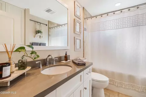 Bath - 1039 Nonchalant Dr, Simi Valley, CA 93065 photo 3 of 4