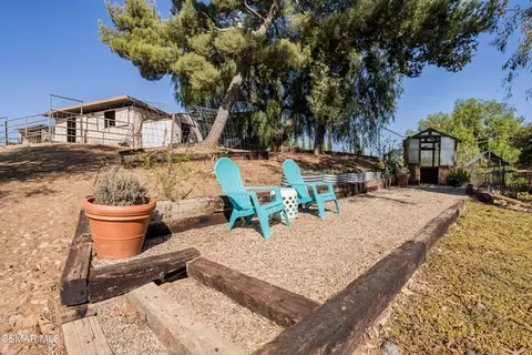 Exterior - 1039 Nonchalant Dr, Simi Valley, CA 93065 photo 13 of 27