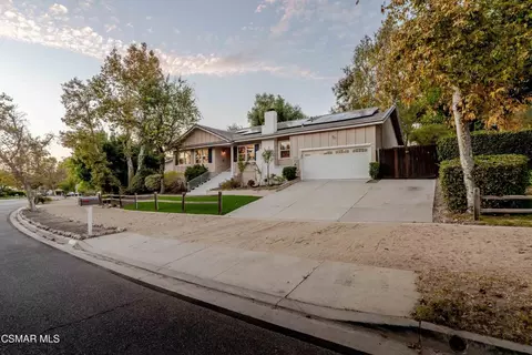 Exterior - 1039 Nonchalant Dr, Simi Valley, CA 93065 photo 2 of 27