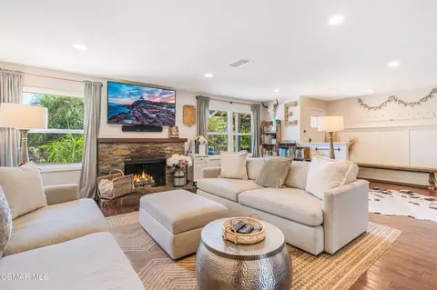 Living - 1039 Nonchalant Dr, Simi Valley, CA 93065 photo 1 of 5