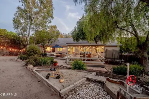 Exterior - 1039 Nonchalant Dr, Simi Valley, CA 93065 photo 9 of 27