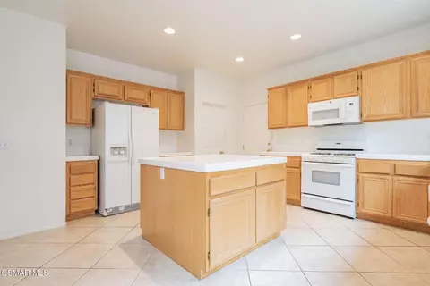 Kitchen - 12920 Bordeaux Ct, Rancho Cucamonga, CA 91739 photo 4 of 4