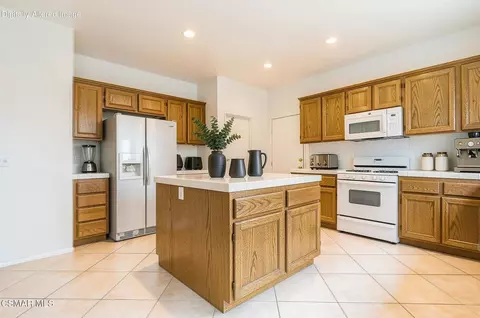 Kitchen - 12920 Bordeaux Ct, Rancho Cucamonga, CA 91739 photo 3 of 4