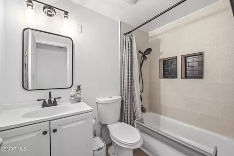 Bath - 2369 E Alden St, Simi Valley, CA 93065 photo 1 of 3
