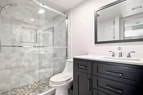 Bath - 4461 Antigua Way, Oxnard, CA 93035 photo 1 of 3