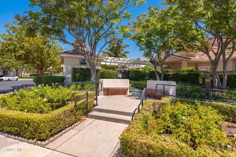 Exterior - 2043 Tulip Ave, Simi Valley, CA 93063 photo 8 of 10