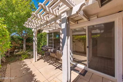Exterior - 2043 Tulip Ave, Simi Valley, CA 93063 photo 4 of 10
