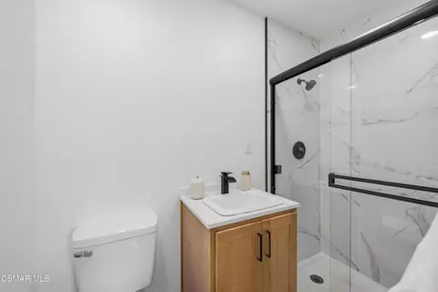 Bath - 1634 Arcane St, Simi Valley, CA 93065 photo 2 of 3