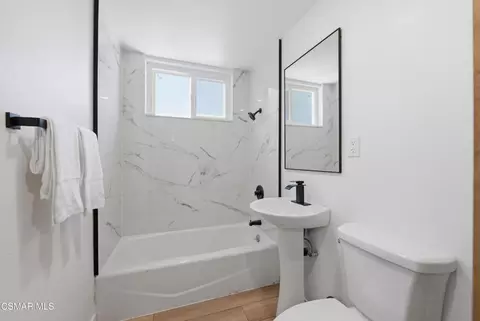 Bath - 1634 Arcane St, Simi Valley, CA 93065 photo 1 of 3
