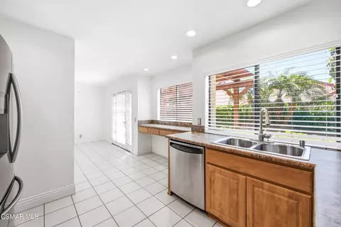 Kitchen - 2259 Oakdale Cir, Simi Valley, CA 93063 photo 5 of 6