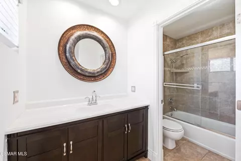Bath - 2259 Oakdale Cir, Simi Valley, CA 93063 photo 2 of 4