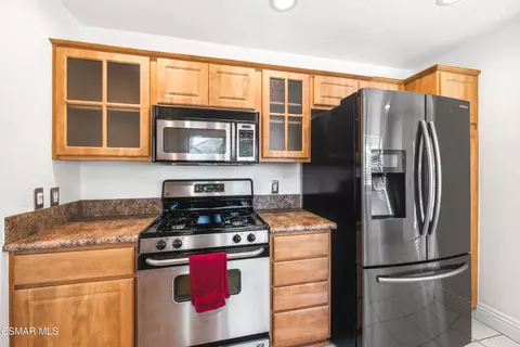 Kitchen - 2259 Oakdale Cir, Simi Valley, CA 93063 photo 4 of 6