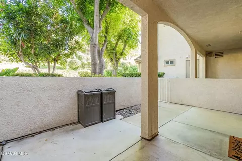 Exterior - 1043 Waltham Rd #E, Simi Valley, CA 93065 photo 9 of 12