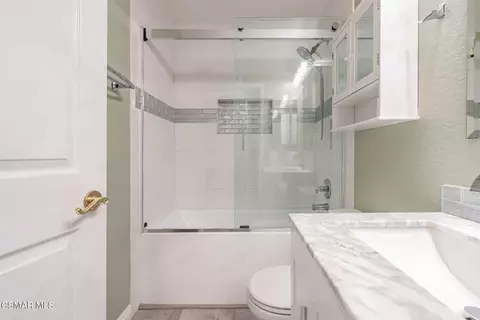 Bath - 1043 Waltham Rd #E, Simi Valley, CA 93065 photo 1 of 4