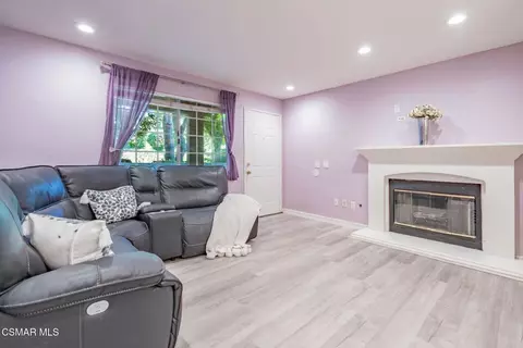 Living - 1043 Waltham Rd #E, Simi Valley, CA 93065 photo 4 of 4