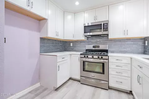 Kitchen - 1043 Waltham Rd #E, Simi Valley, CA 93065 photo 2 of 5