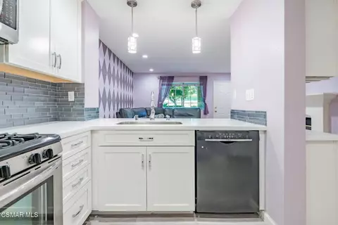 Kitchen - 1043 Waltham Rd #E, Simi Valley, CA 93065 photo 1 of 5