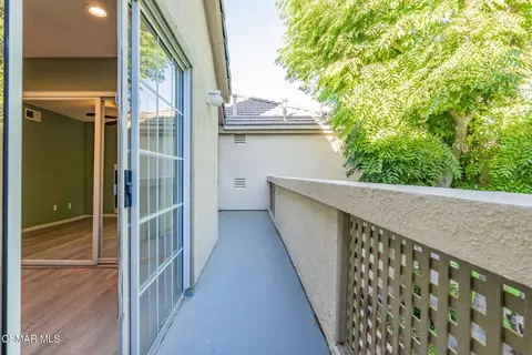 Exterior - 1043 Waltham Rd #E, Simi Valley, CA 93065 photo 10 of 12