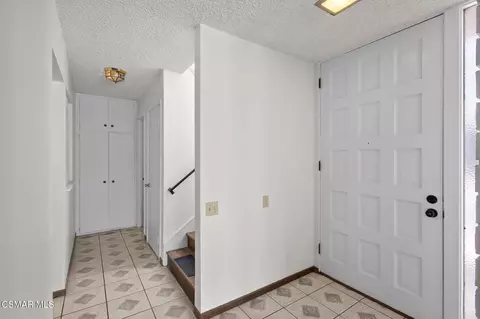 Entry Way - 1654 Edgewater Ln, Camarillo, CA 93010 photo 3 of 5