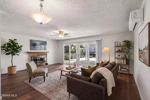 Living - 1654 Edgewater Ln, Camarillo, CA 93010 photo 1 of 4