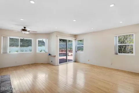 Living - 5339 Seneca Pl, Simi Valley, CA 93063 photo 10 of 14