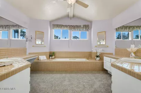 Bath - 5339 Seneca Pl, Simi Valley, CA 93063 photo 2 of 4