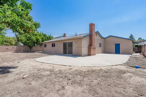 Exterior - 1421 Lowery St, Simi Valley, CA 93065 photo 11 of 15