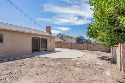 Exterior - 1421 Lowery St, Simi Valley, CA 93065 photo 10 of 15