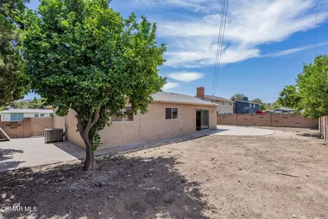 Exterior - 1421 Lowery St, Simi Valley, CA 93065 photo 6 of 15