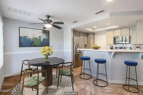 Dining - 3974 Cochran St #80, Simi Valley, CA 93063 photo 1 of 2