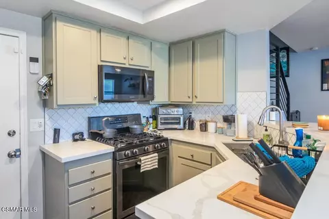 Kitchen - 3974 Cochran St #80, Simi Valley, CA 93063 photo 2 of 2