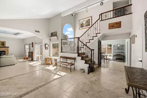 Entry Way - 2827 Tiffaney Ln, Simi Valley, CA 93063 photo 2 of 3