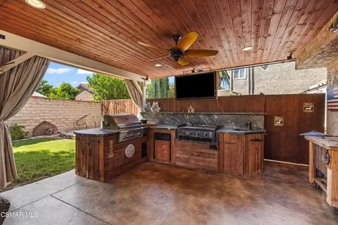 Exterior - 2827 Tiffaney Ln, Simi Valley, CA 93063 photo 5 of 11
